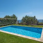 Casa Marbello - *